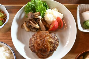 『あたりのキッチン！』最終話に登場  元気になる「食べ応えしっかりハンバーグ」を紹介