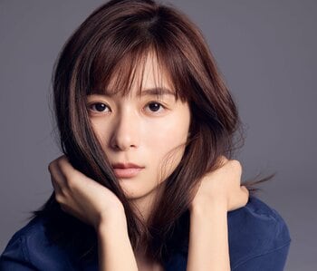 芳根京子 母と離れウクライナから再来日した幼い姉弟に「安心して眠れるだけでも」4年間のナレーションで感じた特別な思い