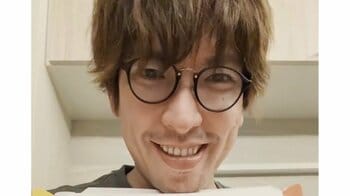 「バリ奇行」2児の父・EXITりんたろー。“子供”をもっちゅりんに顔ハメ！？まさかの展開に「怖くて声出た！」「笑っちゃいました」