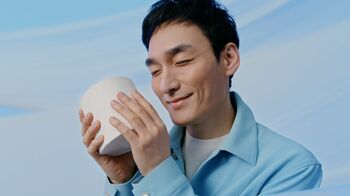 草彅剛 新CMで史上最高のふんわりした人間に「若いときの自分も好きだけど、今の自分が一番好き」