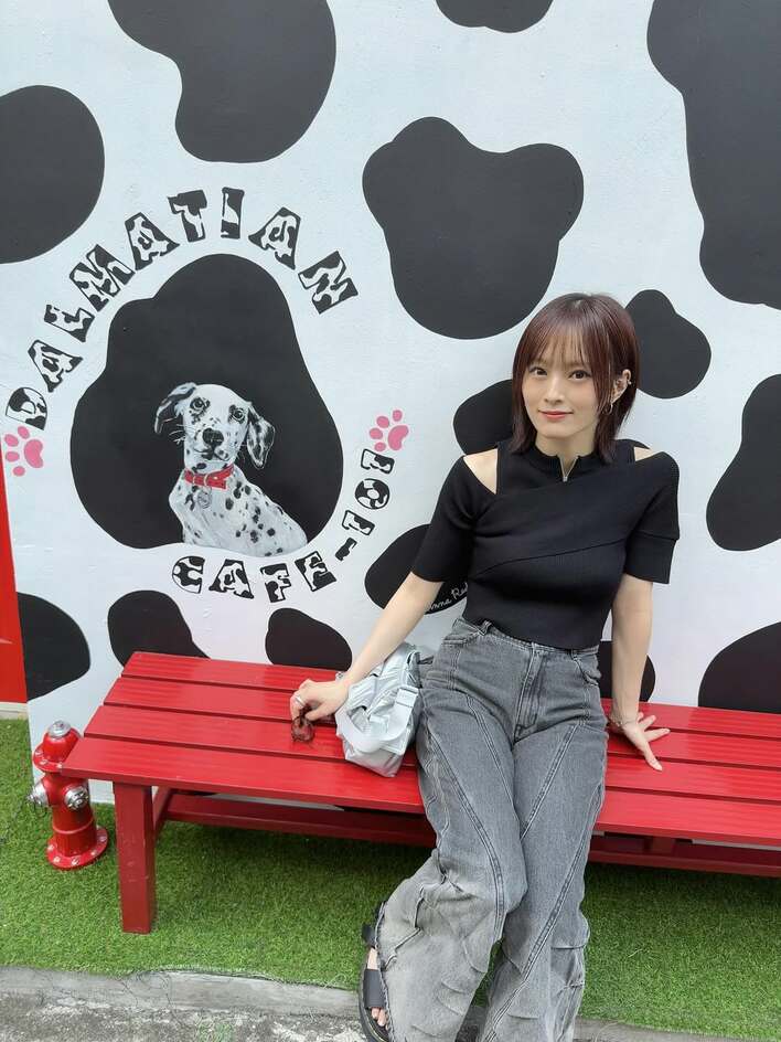 かわいいが渋滞過ぎ！」山本彩 “101匹わんちゃん”まみれに！お利口さん