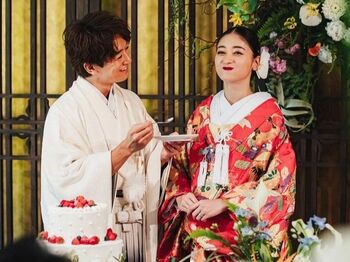 みちょぱ(池田美優)&大倉士門 ハワイ挙式投稿から1ヶ月半 京都での挙式の様子を新たに公開！赤の打掛を着た姿で幸せ笑顔　ウエディングケーキを頬張る姿も　