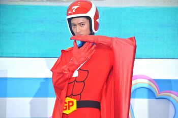 Snow Man向井康二＝マッサマン 今夏に会いたいのは“ライバル”菊池風磨！リベンジを誓うも「このヘルメットをかぶるとアホになる」