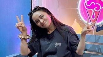 ウミガメ超大接近！岡田結実 宮古島のシュノーケリング中に目の前に！“ 海坊主ショット”に「亀とゆい坊主だ笑」と反響　