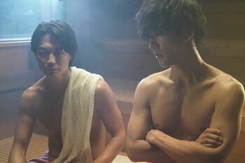 桐谷健太の筋肉美にSNS「かっこいい！」かわいい市村正親にも反響『院内警察』