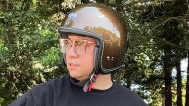 カラフルな“愛車”と映えショット！レイザーラモンRG 青空バックの2