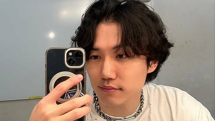 「こんなにムキィだったの？」ナイチンゲールダンス・ヤス 自撮りでムキムキ“腕筋”披露！意外すぎる筋肉美に驚きの声続出