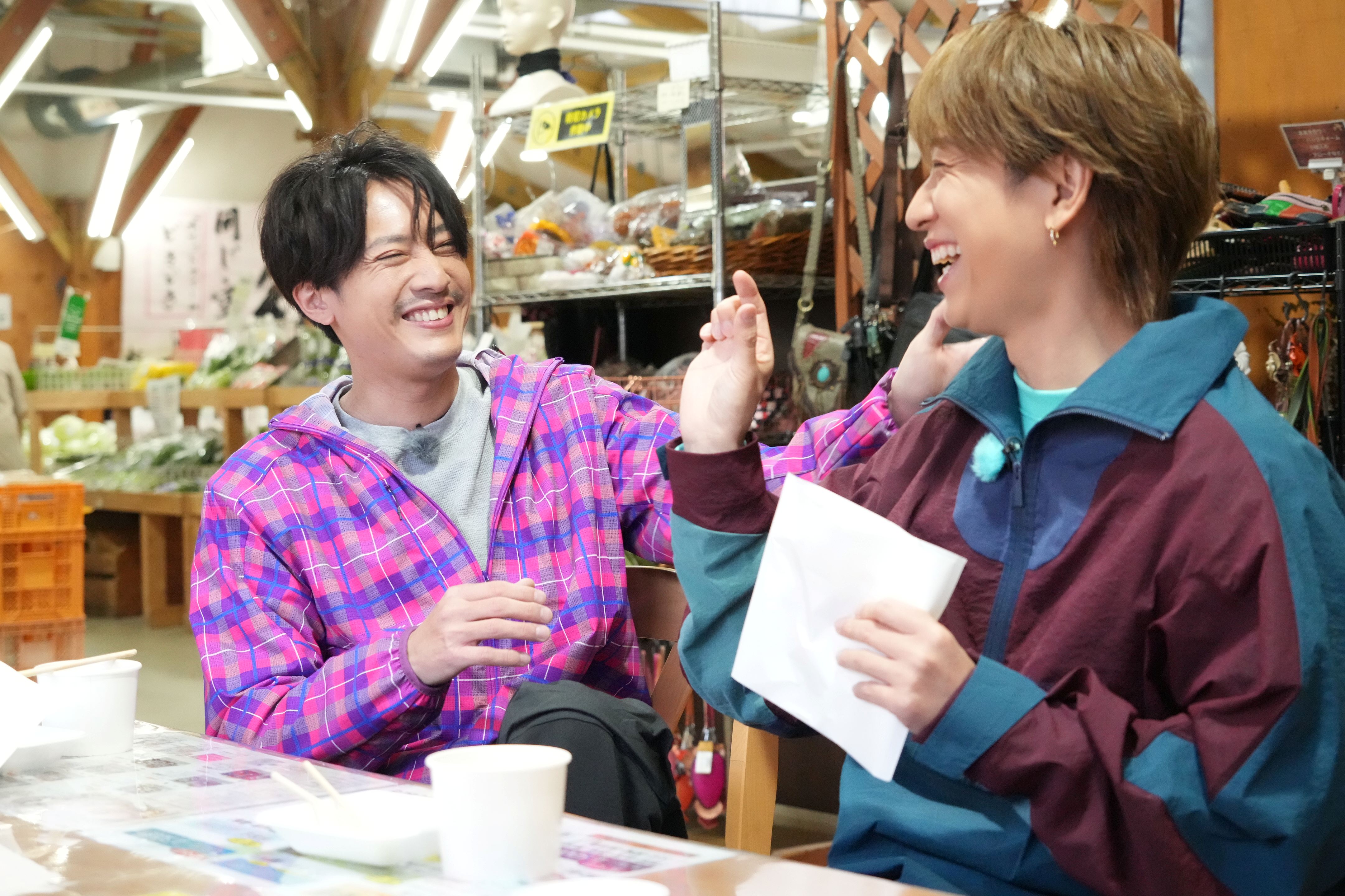 NEWS・小山慶一郎が涙…元NEWSの内博貴と20年ぶりのテレビ共演！熱いハグを交わし「あの頃に戻ろう。いろんな話をしよう」