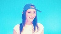 浜崎あゆみ 見事な“シックスパック”際立つステージショットを公開！ミニ白T×デニムのシンプル衣装で見せたクールな姿に「半端ないオーラ」