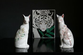 【加賀温泉郷】草花と“白い動物”が彩る九谷焼の世界　作家・元女貴之の個展を加賀依緑園で開催！