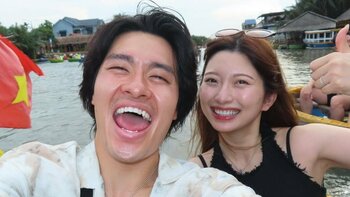 「癖強すぎる笑」華金カップルが家族全員おそろいTシャツでベトナム大満喫！ビール片手のほろ酔い姿や夜景バックの夫婦2Sに「こんな家族憧れる」