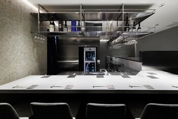 【1貫200円！六本木で回らない寿司体験！】15000名様が堪能。驚異の赤字提供「本格江戸前赤酢寿司15貫￥3,000コース」を駅から徒歩30秒の江戸前寿司屋で開催┃1日20名┃鮨カゲロウプロジェクト