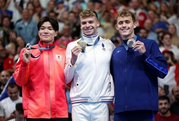 【パリ五輪】銀メダルの松下知之（18）「雰囲気に身を委ねて夢中になって泳ぎました」競泳男子400m個人メドレーリレー 競技後インタビュー