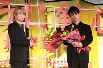 佐藤健、神木隆之介からの花束に「粋なことをしますね。神木さん」