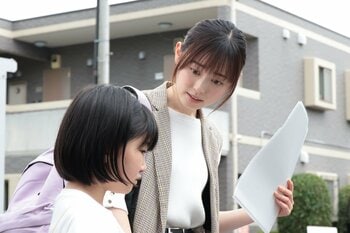 里親委託の話が進む花蓮（吉田萌果） 翼（福原遥）は「上手にできるかな…」というつぶやきを聞き…『明日はもっと、いい日になる』第8話予告