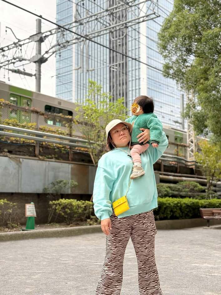 【画像】「まじで元気もらいます」と反響！バービーが公開した夫と1歳娘との日常をおさめた「最近の私」を見る