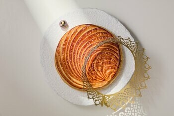 【UN GRAIN】新年を祝うフランスの伝統菓子で運試しを！「ガレット デ ロワ ナチュール」 12月1日(月)からご予約受付開始