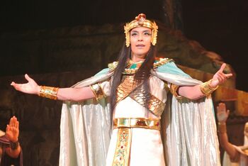 ミュージカル「王家の紋章」が開幕！海宝直人＆浦井健治が古代エジプトの美しき王に