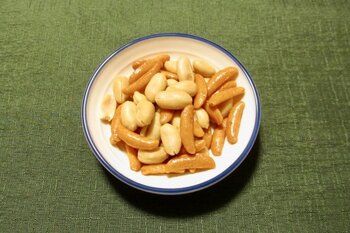 「同居してから帯状疱疹が出るように」錦鯉・長谷川雅紀 新妻からの厳しすぎるルールを告白「歯ブラシは持ち手を拭く」「柿の種は5粒まで」