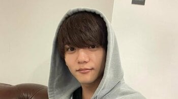 「彼氏感」中島颯太 レコーディング日のゆるめコーデにファンメロメロ！ 鏡越しショットに「パーカーは最強」「可愛すぎる」と絶賛の嵐