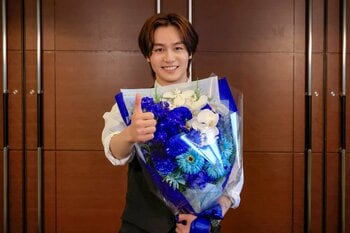 松田元太が多忙なスケジュールのなか撮影を無事に完走！一人ひとりとハグし「泣いちゃうってー」と目を潤ませる場面も『人事の人見』