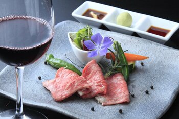 【10周年記念】熱海のオーベルジュに5大特典付プランが登場　いちおしワインと料理で贅沢なひとときを｜2026年4月24日～