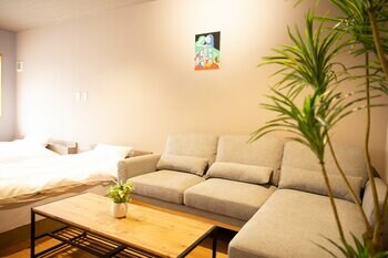 「街とつながる休憩所」小布施の宿 あずまや　食・歴史・文化などの魅力あふれる町の観光拠点として期待！[5/16(土) NEW OPEN] 　　　(※現在一部制限を設けプレオープン中)