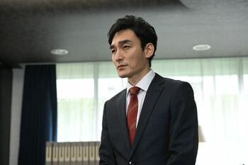 亨（草彅剛）が出馬！？有力者に支援してもらえるよう働くが…『罠の戦争』第4話予告