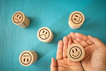 「今日の夕飯は大丈夫」は言葉足らず？SNSでのやりとりで生じる誤解はどう解消する？歌人・俵万智が教える現代の語彙力アップ術