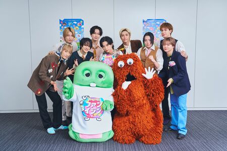 SUPER★DRAGONがガチャピン・ムックと激熱コラボ！お台場ステージで可愛さマックスの11人パフォーマンス【お台場ファンライジング】