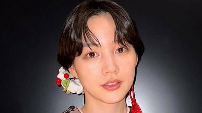 「日本の美を体現」のん 艶やかな黒着物姿でうなじのラインが際立つ振り返りショット公開！凛とした佇まいに「魅力的です」と絶賛の嵐