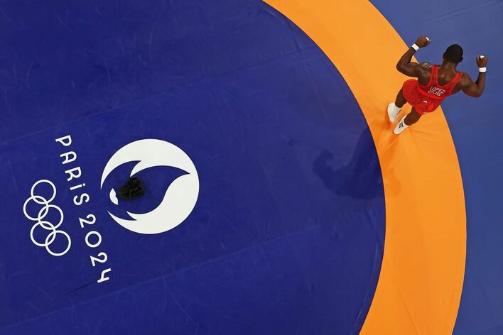レスリング 5連覇 ロペス 直筆サイン入りフラッグ 東京五輪限定品 オリンピック 0c10.jpg?1