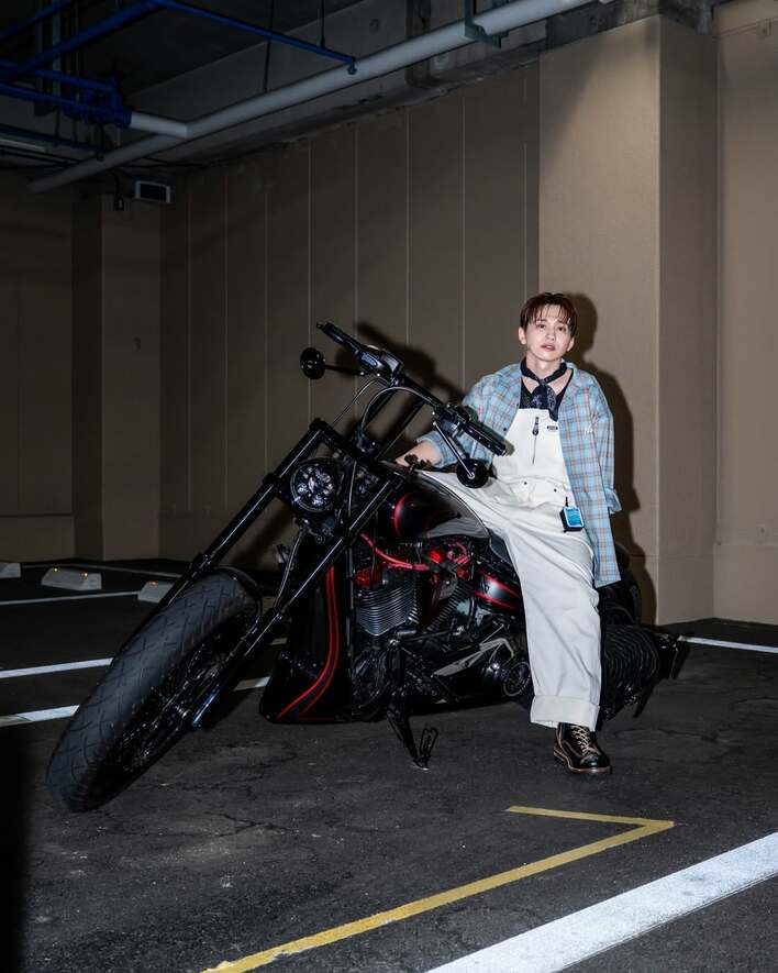Da－iCE・花村想太 “愛車”のハーレーで出勤！？フルカスタムの