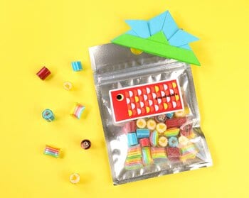見て、選んで楽しい、子どもの日キャンディ　金太郎・こいのぼり・カブトが彩るカラフルミックス　PAPABUBBLEの子どもの日シリーズ　4月16日より発売