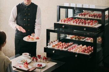 ガーデンを望む上質な空間「La Jyho Terrace」にて初開催。ストロベリースイーツビュッフェ　「The Royal Lounge STRAWBERRY(ザ ロイヤル ラウンジ ストロベリー)」