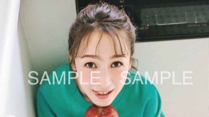 【画像6枚】藤井サチ 鍛え抜かれた美ボディで話題の初フォトブックの先行カットや 「上目遣い＆舌ペロ」の豪華特典などを見る