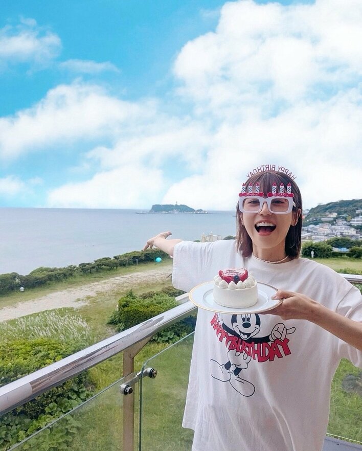 【写真21枚】若槻千夏 “本名”書かれたバースデーケーキや江の島グルメ＆鎌倉観光を大満喫する様子を見る