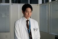 向井理「10話と最終話は激動」ドラマ終盤の見どころを語る！「パワフルに現場を引っ張っている」座長・橋本環奈の印象も【『ヤンドク！』インタビュー】