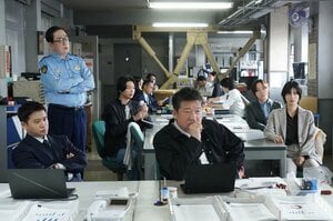 “消しゴム事件”の捜査を進める誠（佐藤二朗）と明日香（橋本愛）たち！そこへある事件について話したいという男が…『夫婦別姓刑事』第10話予告