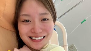 蜂谷晏海 生まれたばかりの次男と“ベビバーグ”の初兄弟ショットを公開！第2子出産報告でサンタ帽をかぶった第2子に「かわいい、天使」