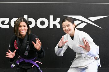 朝比奈彩、海外セレブに人気のブラジリアン柔術に初挑戦「絞め技は簡単！強くなりたい」