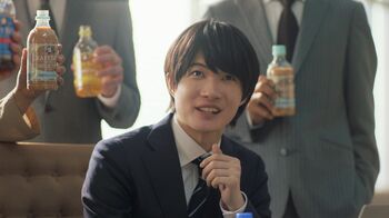 神木隆之介、憧れの大物俳優とCMで初共演！「撮影中もずっと『わー、すごい！』と」