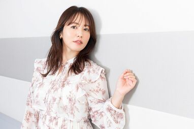 先行カットあり】奥菜恵 15年振りの写真集で魅せた色香と