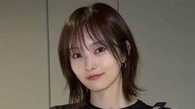 山本彩 “アイドル時代を彷彿とさせる”ショートヘアに！リハーサル休憩