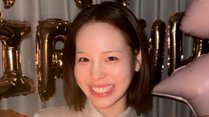 【画像8枚】「家に着いたら…」NiziU・MAKO “自宅”でまさかのサプライズ！豪華バルーンで装飾のルンルン25歳バースデーショットを見る