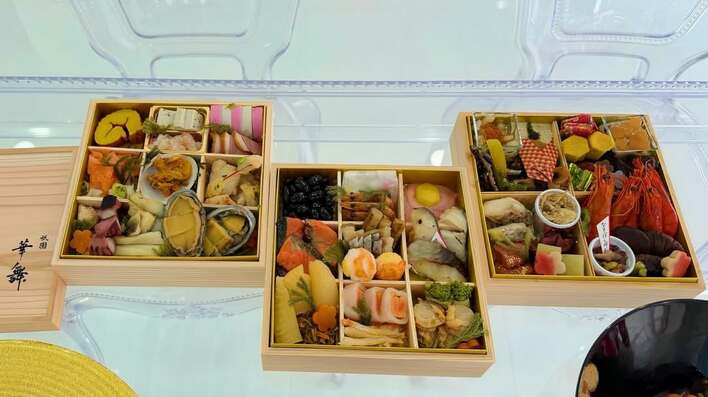 超豪華！豪華絢爛♡最高峰のお正月リース♡超特大サイズ♡お正月飾り♡造花リース プロの料理人」かつみ♥さゆりの♥さゆり センス抜群の豪華正月料理を