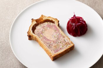 シャルキュトリ専門店「メッツゲライササキ」、伊勢丹新宿店「フランス展 2026」に出展。世界チャンピオンが手がけるパテ・クルートなど人気商品をラインナップ