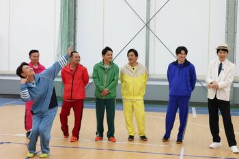 華大千鳥メンバーが強豪スポーツチームと対決！山内健司のスーパープレーに「久保（建英）やん！」