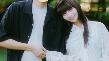 夫婦のマタニティショット公開！元NGT48・荻野由佳 仲良く寄り添う姿に「幸せそう！」「めっちゃ素敵な旦那様」の声