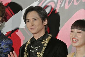 堂本光一SHOCK20周年！会見で粘る記者に「“上田、暴れる”という見出しがほしいんですね」とニヤリ